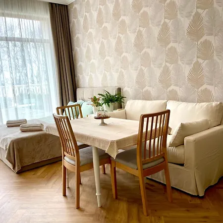 Coral Bay - Beachfront With Free Parking Apartmán *