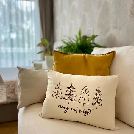 Coral Bay - Beachfront With Free Parking Varna