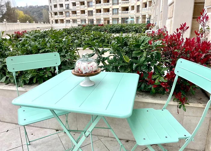 Coral Bay - Beachfront With Free Parking Appartamento Varna