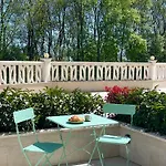 Appartement Coral Bay - Beachfront With Free Parking Varna