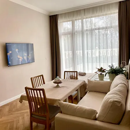 Coral Bay - Beachfront With Free Parking Varna